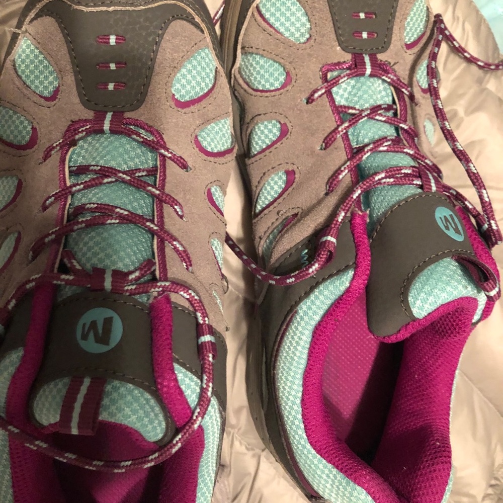 Preowned Merrell Chameleon hiking shoes 6.5 W Excellent